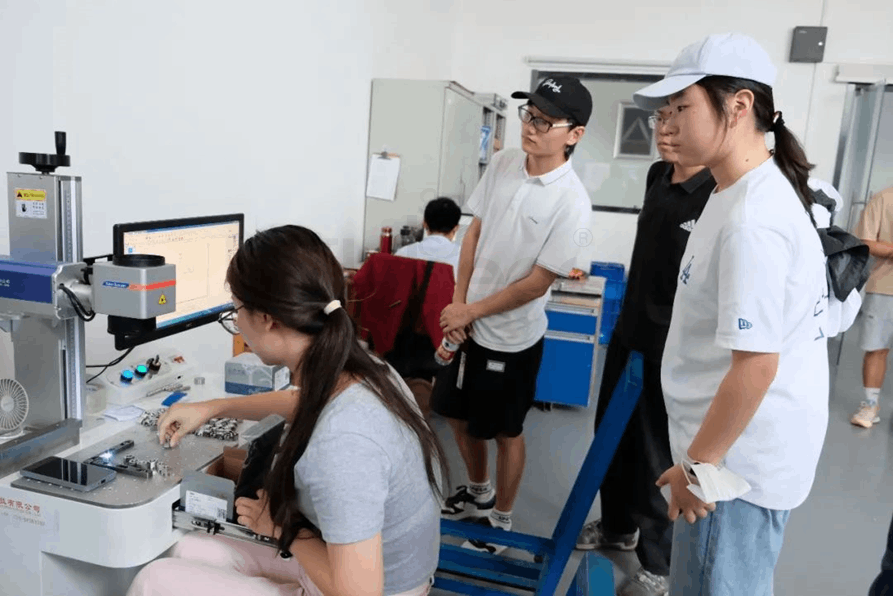 【助力成長(zhǎng)】南京學(xué)院師生來(lái)福貝爾工廠參觀實(shí)踐